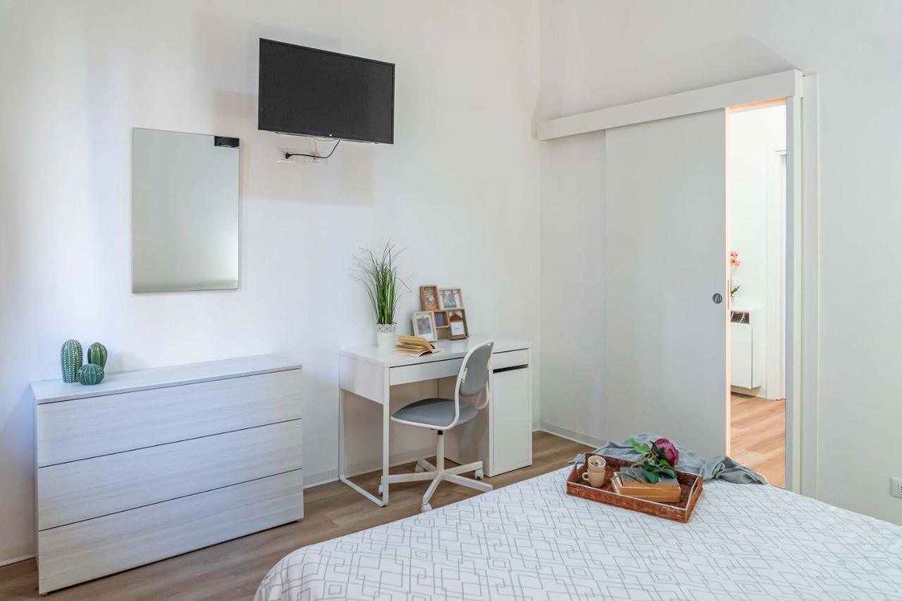 Casa Golgi - Pavia City - By Host4U Buitenkant foto